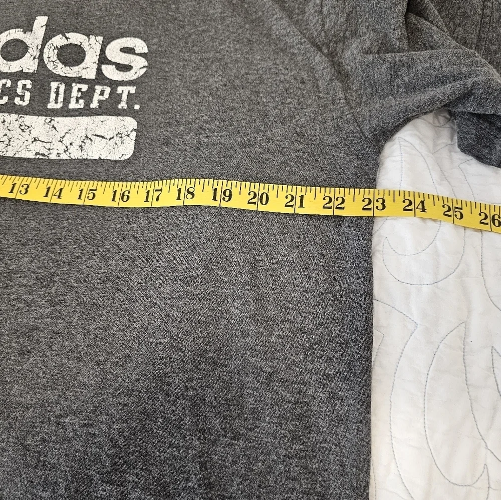 Adidas Men's Gray Circa 2005 T-Shirt Size Large *Small Holes